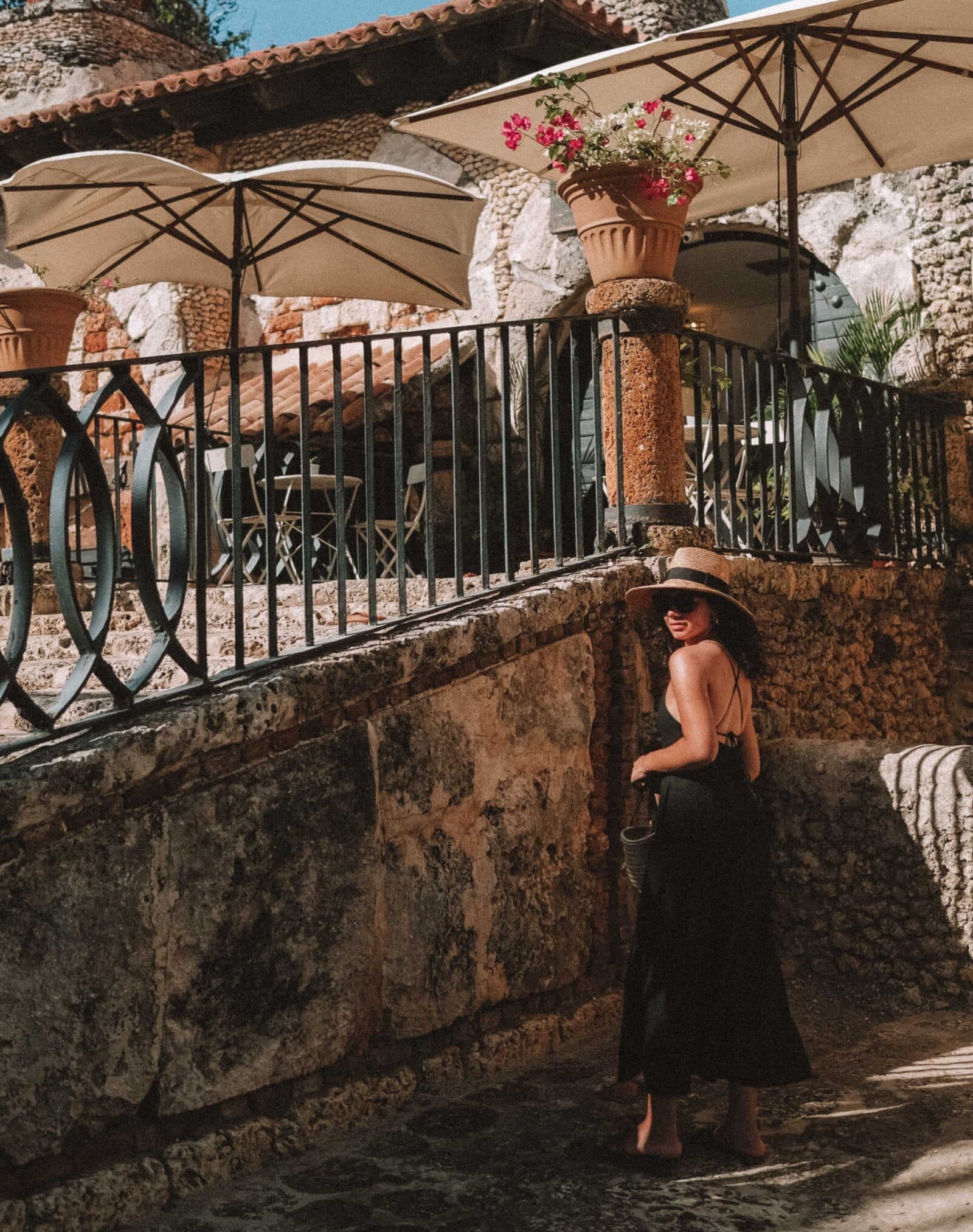 8 Tricks to Make Wearing Black in Summer Chic and Comfortable - MY CHIC ...