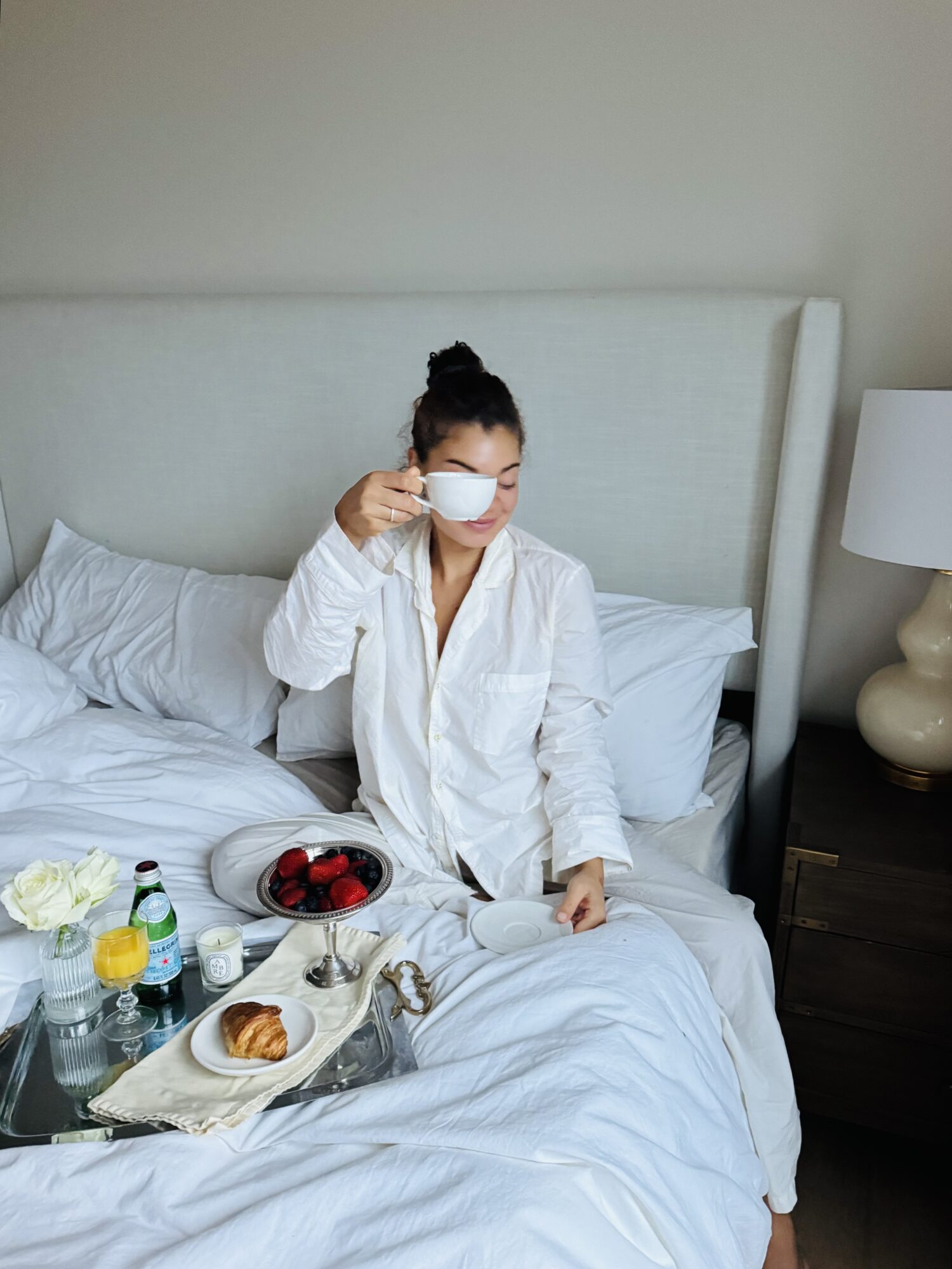 breakfast in bed aesthetic